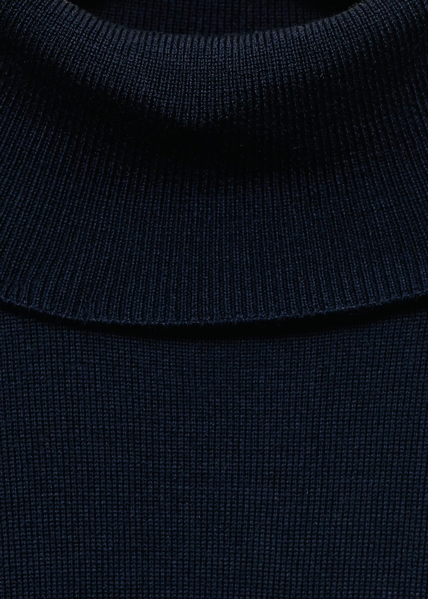 Pull over 100% laine mérinos à col montant