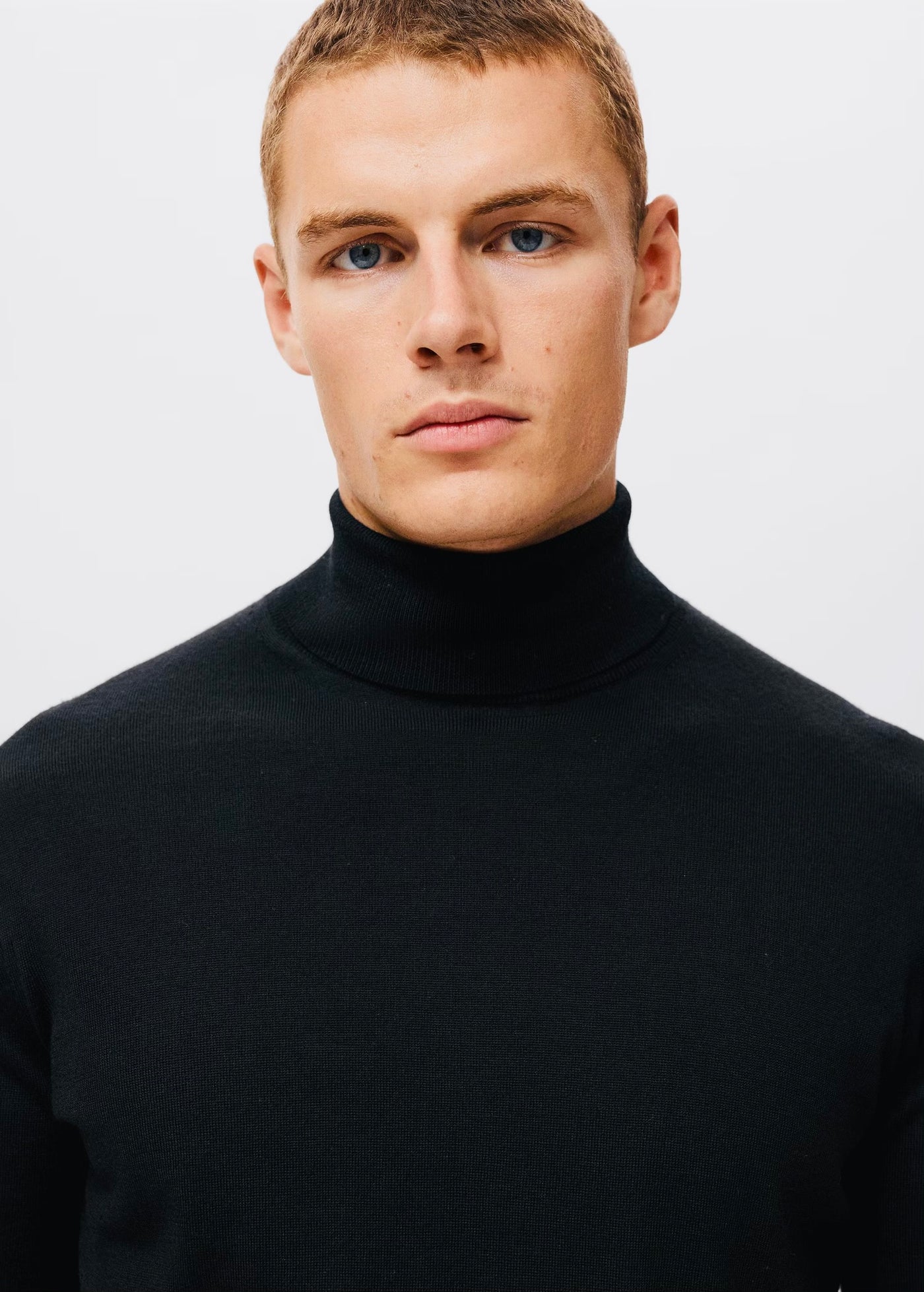 Pull over 100% laine mérinos à col montant