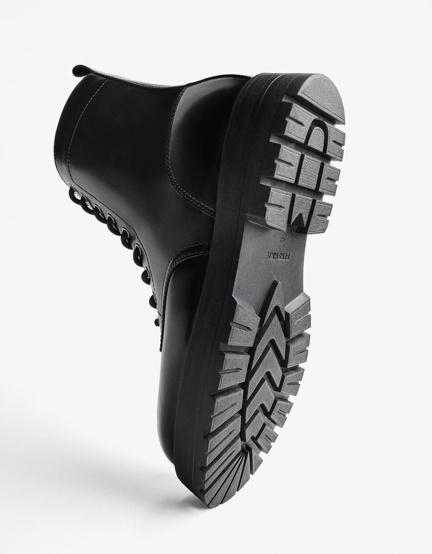 Bottines à Lacets à Semelle Crantée