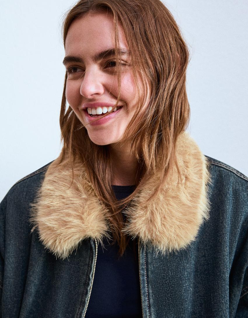 VESTE EN JEAN COL FAUSSE FOURRURE