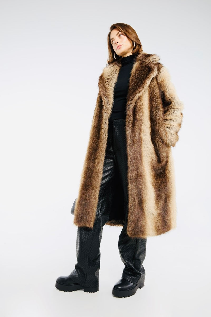 Manteau en fausse fourrure