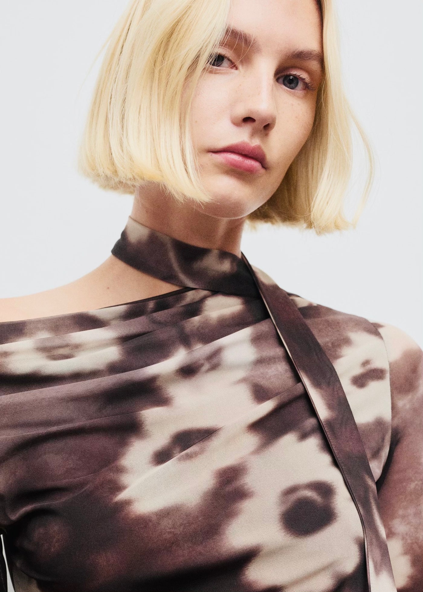 T-shirt Floral avec Foulard