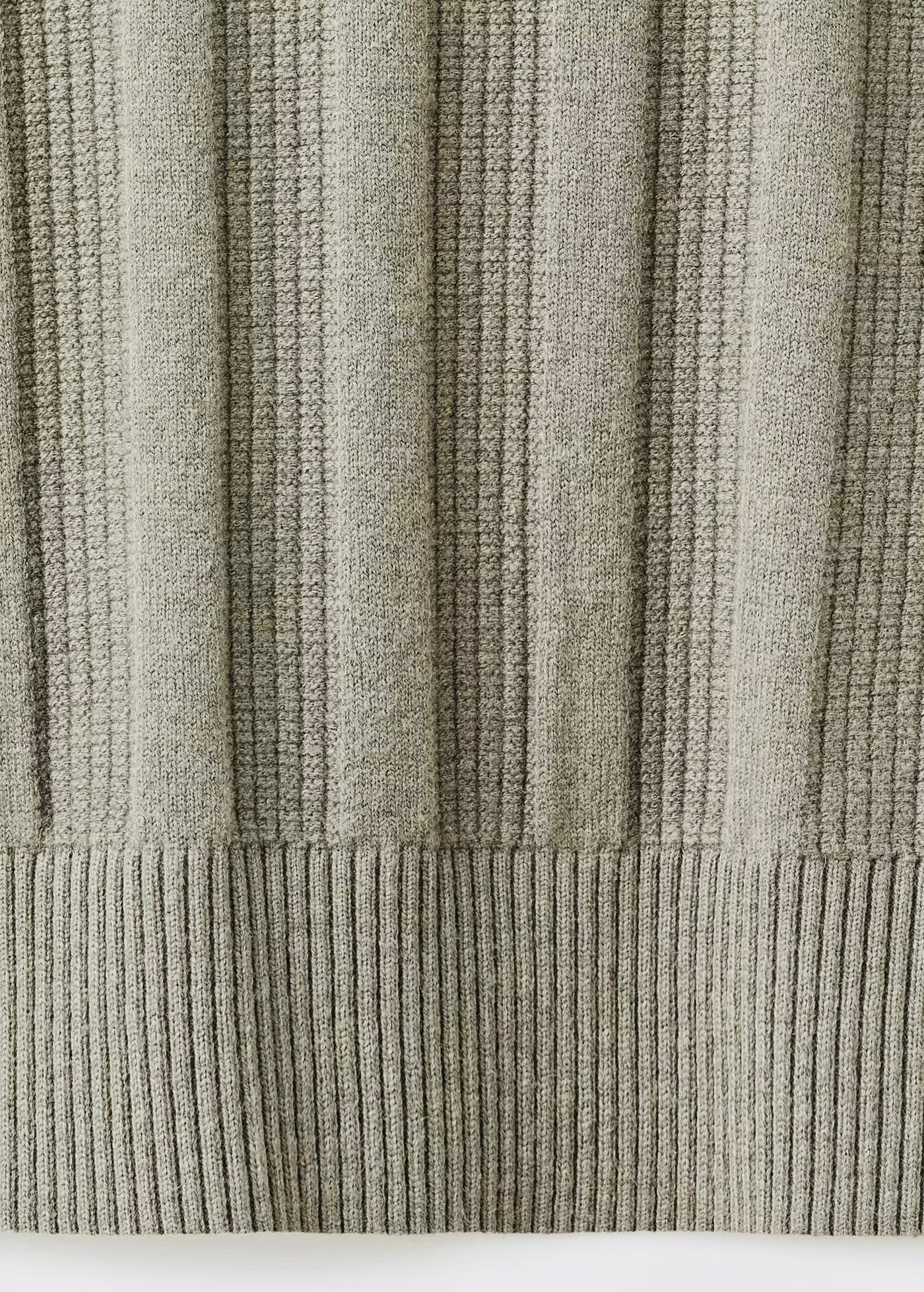 Pull over en maille côtelée à col zippé