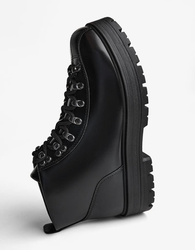 Bottine à Détails Métalliques