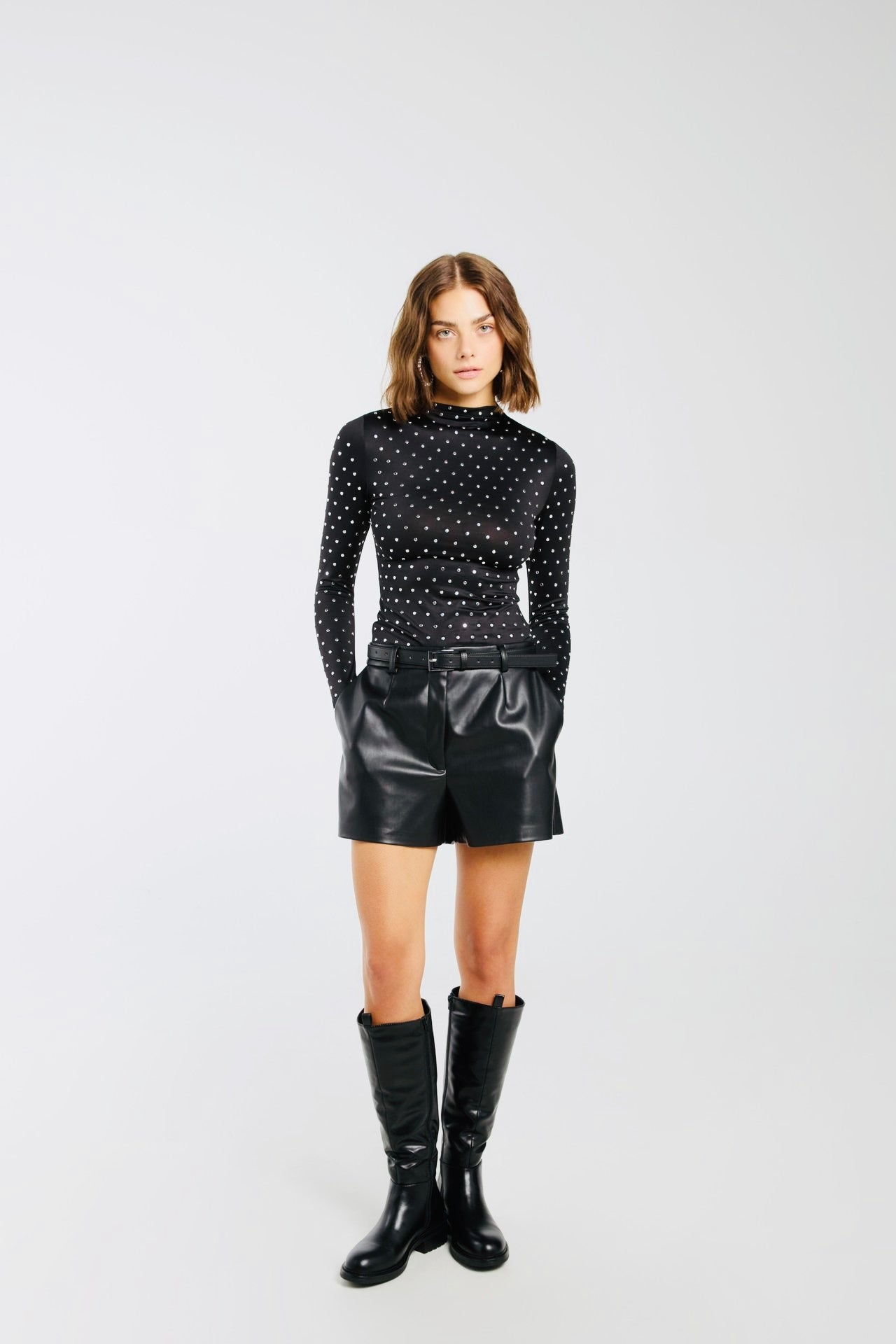 Haut à manches longues avec clous