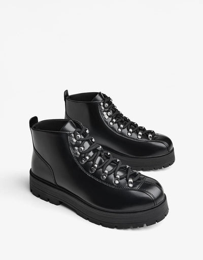 Bottine à Détails Métalliques