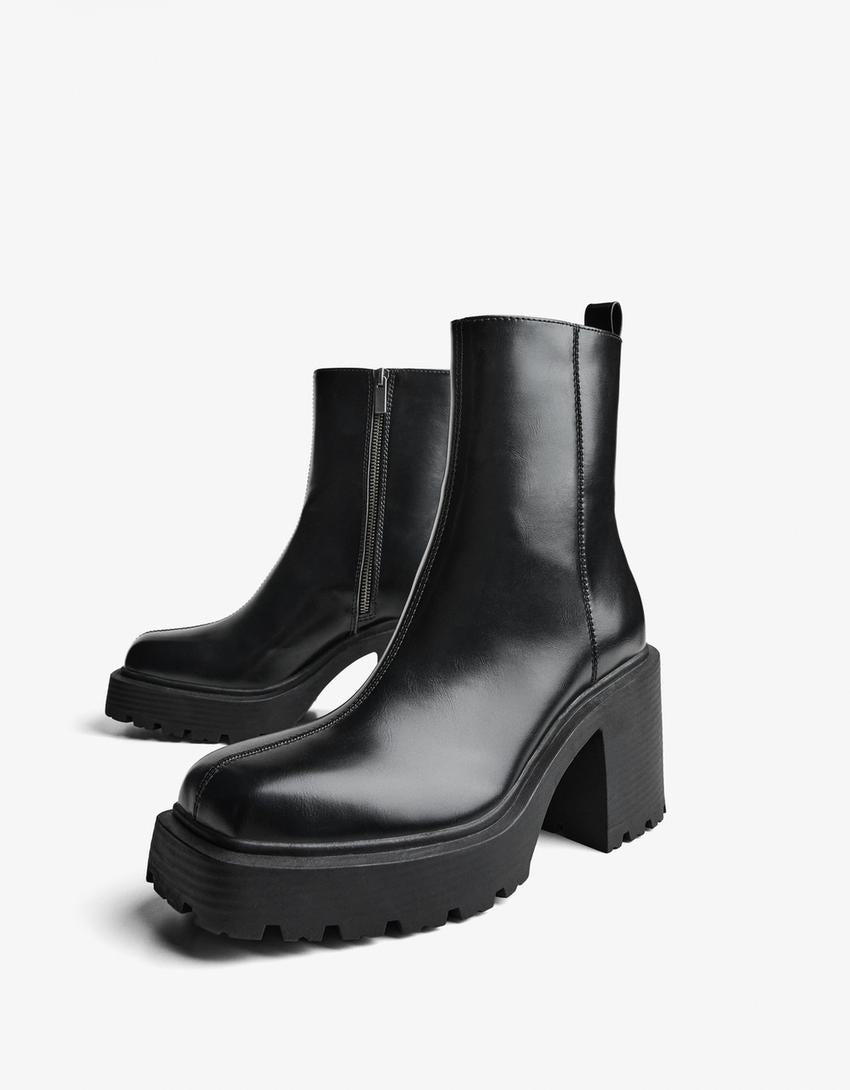 BOTTINE À BOUT CARRÉ