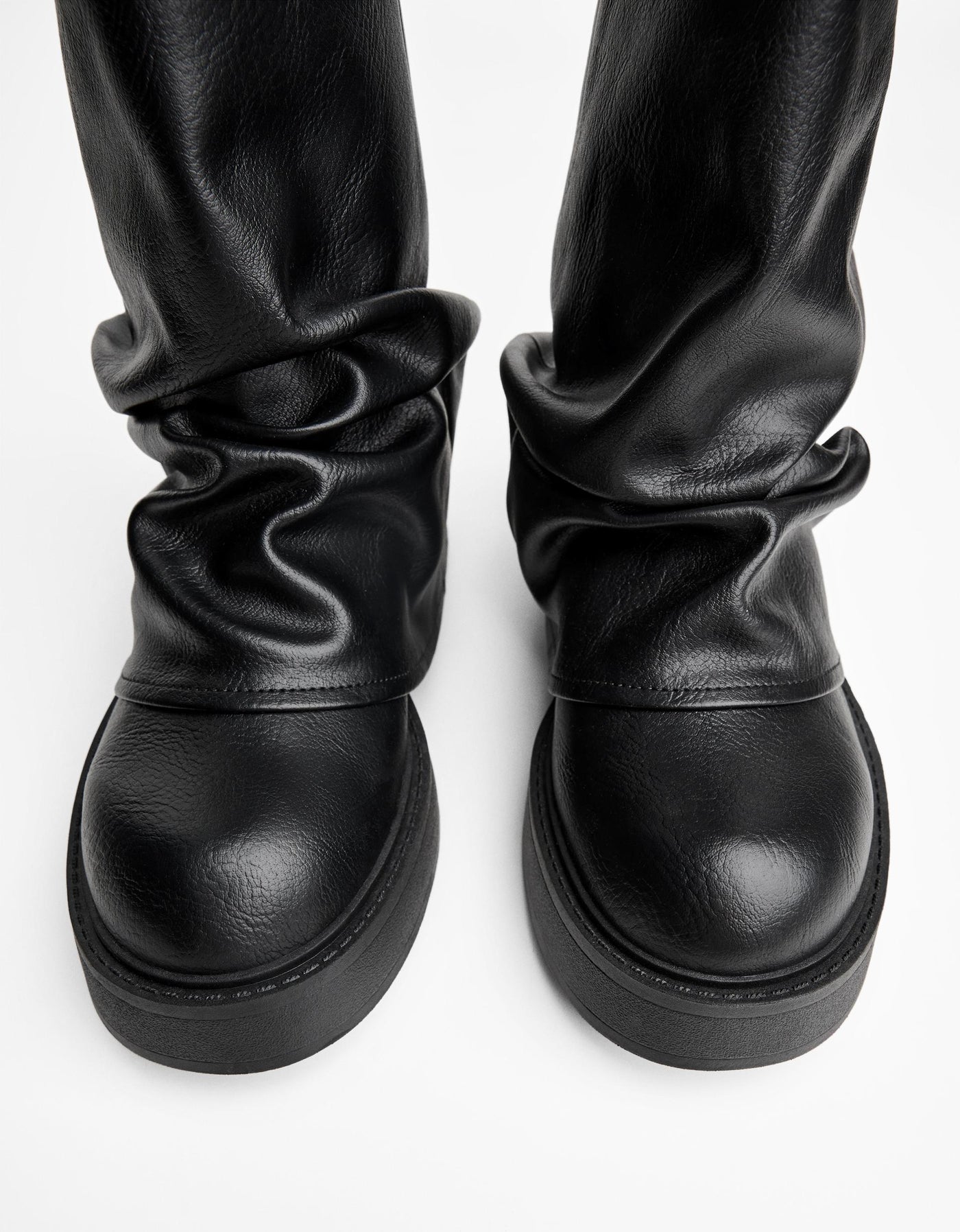 BOTTINES PLATES BOUCLE PANTALON