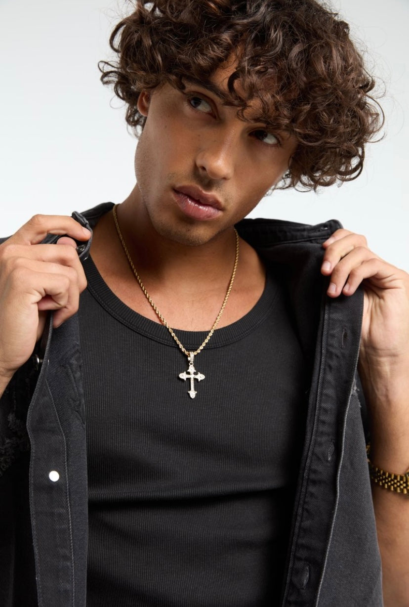 COLLIER MÉTALLIQUE AVEC PENDENTIF