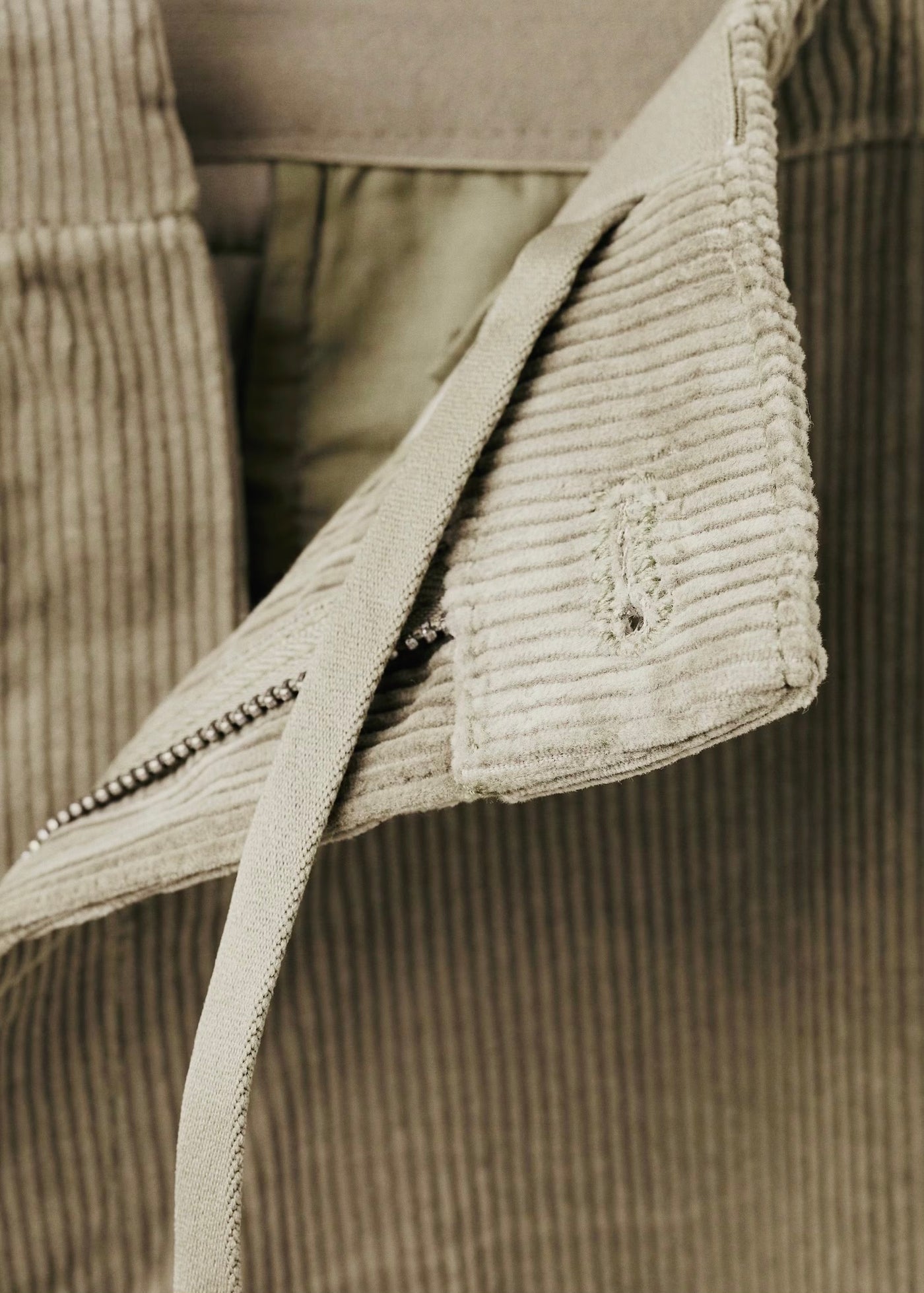 Pantalon Velours Côtelé Slim-Fit