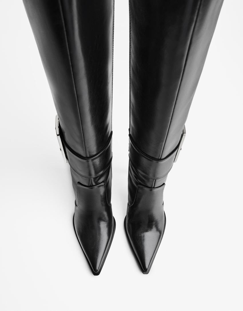 Botte à talon et boucle