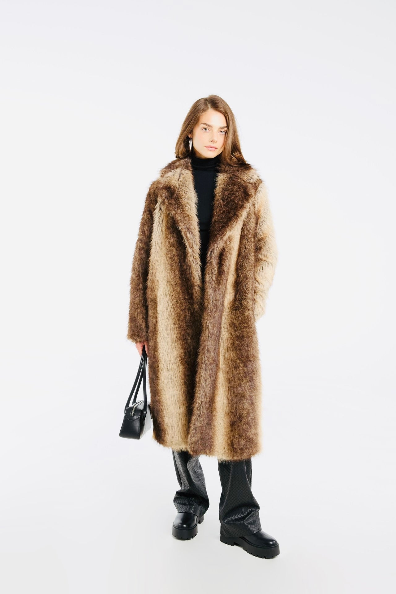 Manteau en fausse fourrure