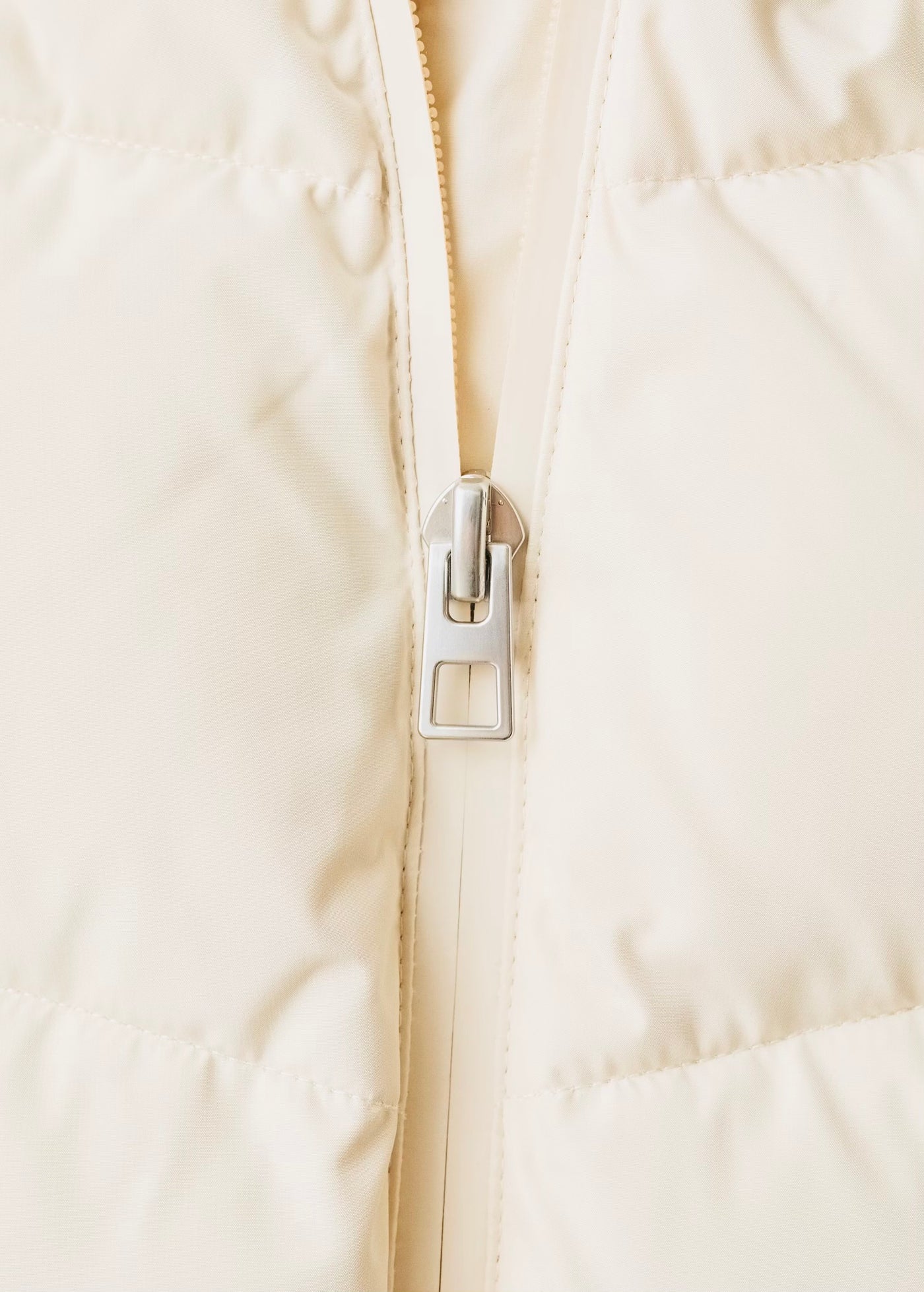 Anorak matelassé avec capuche