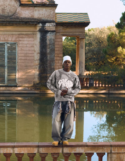 Pull brodé à imprimé