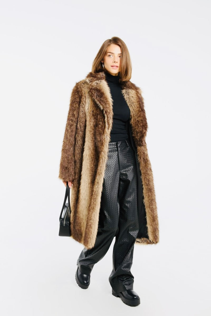 Manteau en fausse fourrure