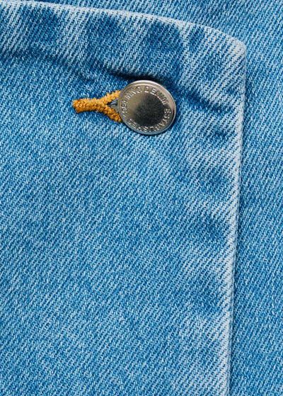 Jupe short en jean croisée